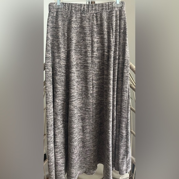 Comfy fall maxi button skirt - Picture 3 of 4